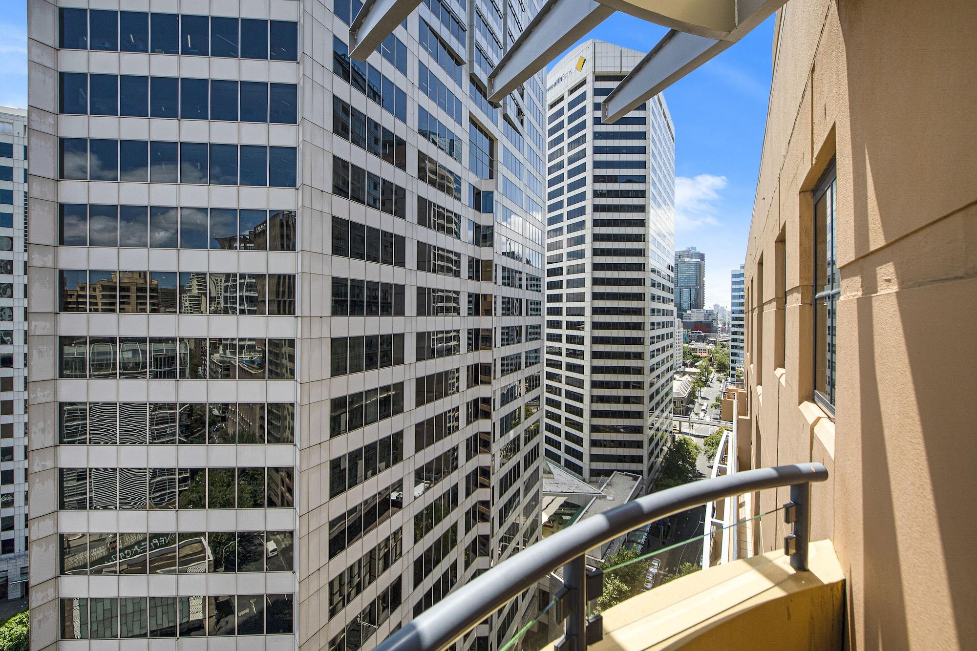 Seasons Harbour Plaza 4* Sydney