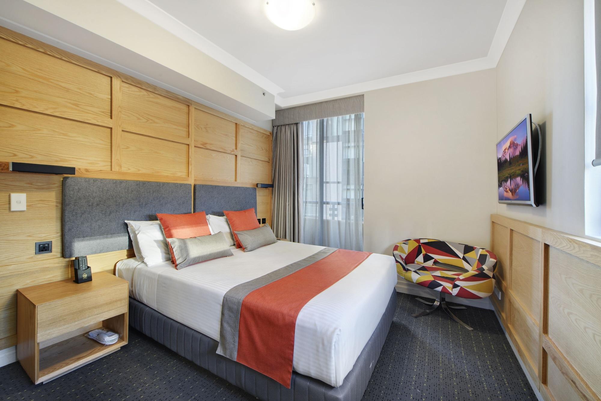 Seasons Harbour Plaza 4*