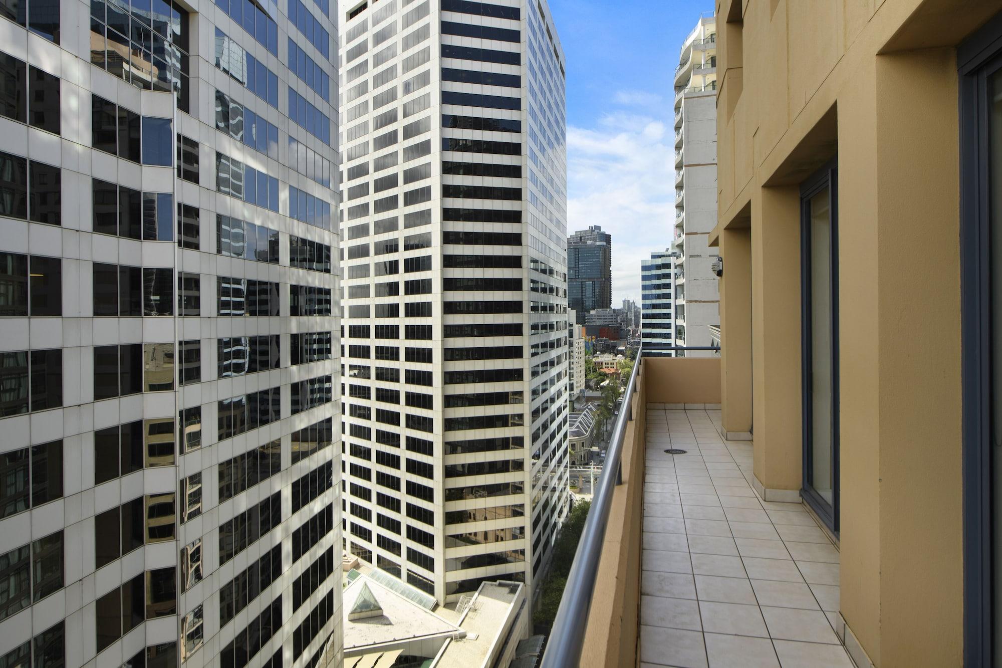 Seasons Harbour Plaza 4* Sydney