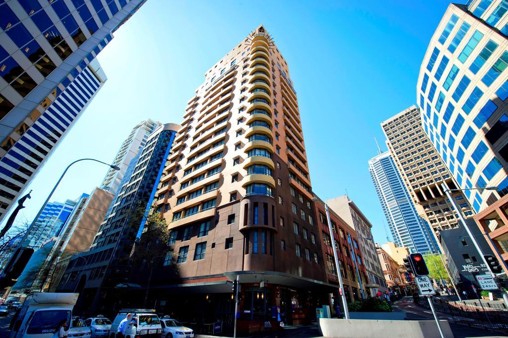 Seasons Harbour Plaza 4*
